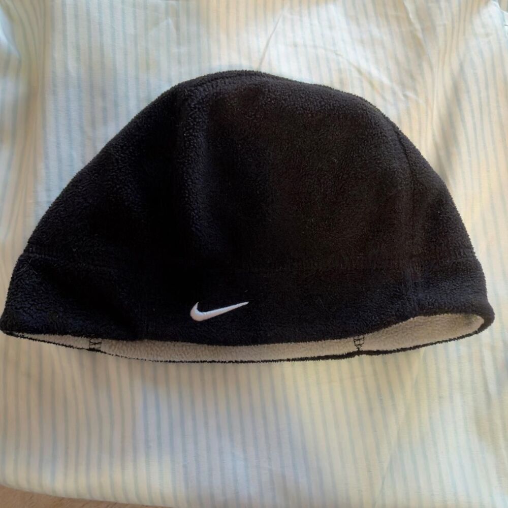Black Nike fleece beanie #winterwear #fleece